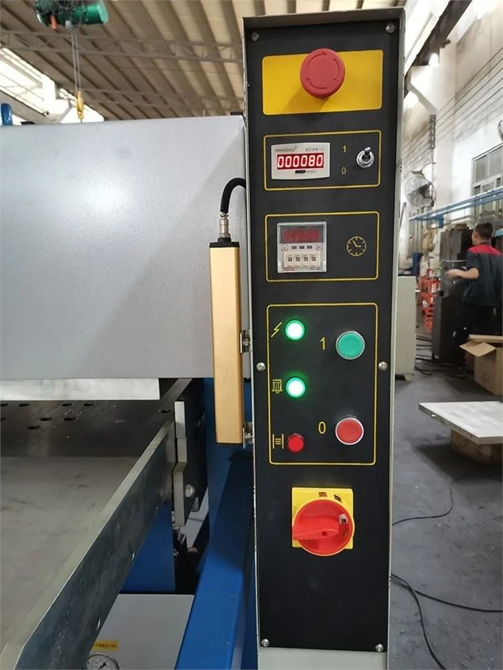 120 Tons Jigsaw Puzzle Cutting Machine 120 Tons Jigsaw Puzzle Cutting Machine